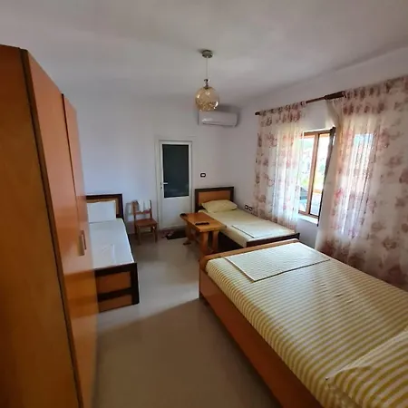 Holiday House *
