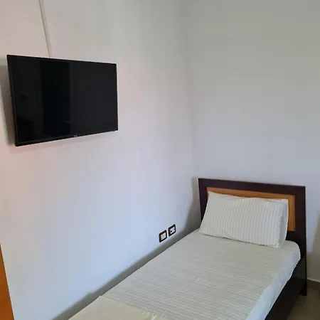 Holiday House Πανσιόν Πόγραδετς