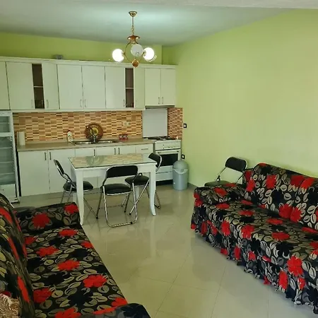 Holiday House Maison d'hôtes Pogradec